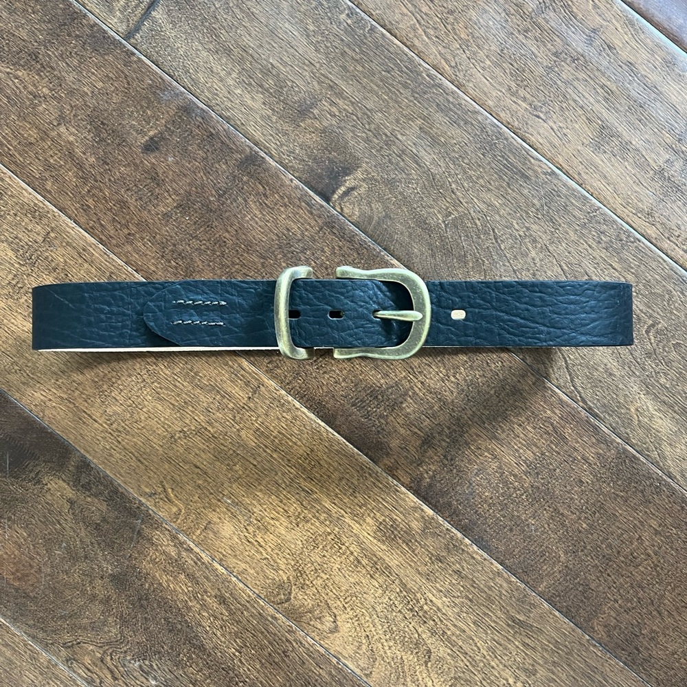 Orvis men’s Black Bison Leather Belt with brass buckle NEW size 32